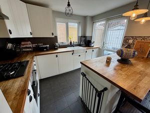 Kitchen- click for photo gallery